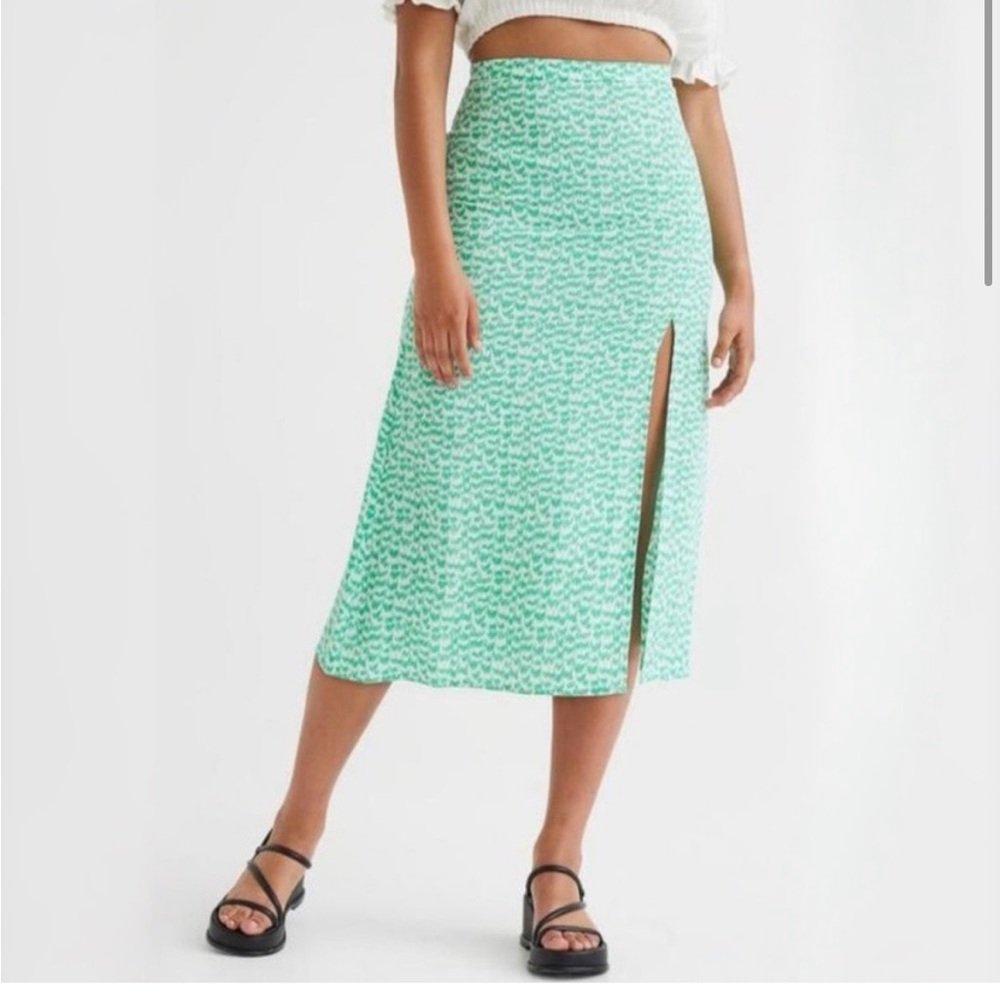 H&M viscose skirt open slit green mint and white